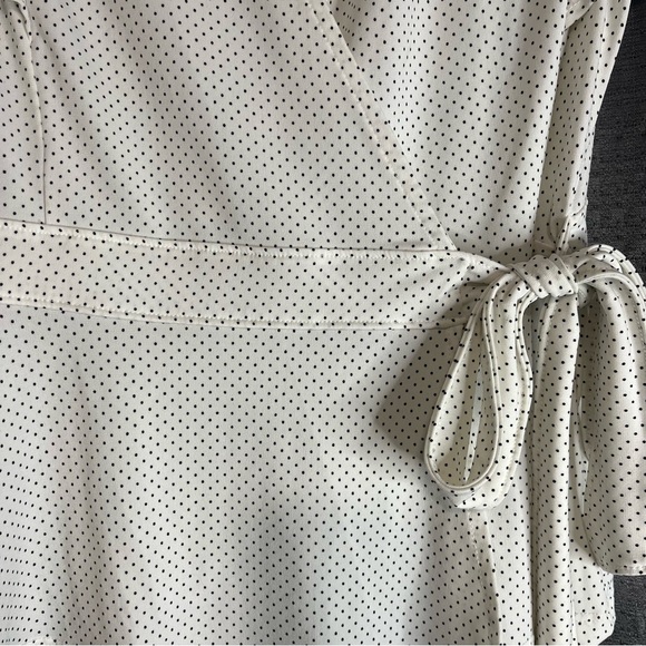 Banana Republic Wrap Blouse Top White Black Polka Dot Cap Sleeve - Picture 5 of 7